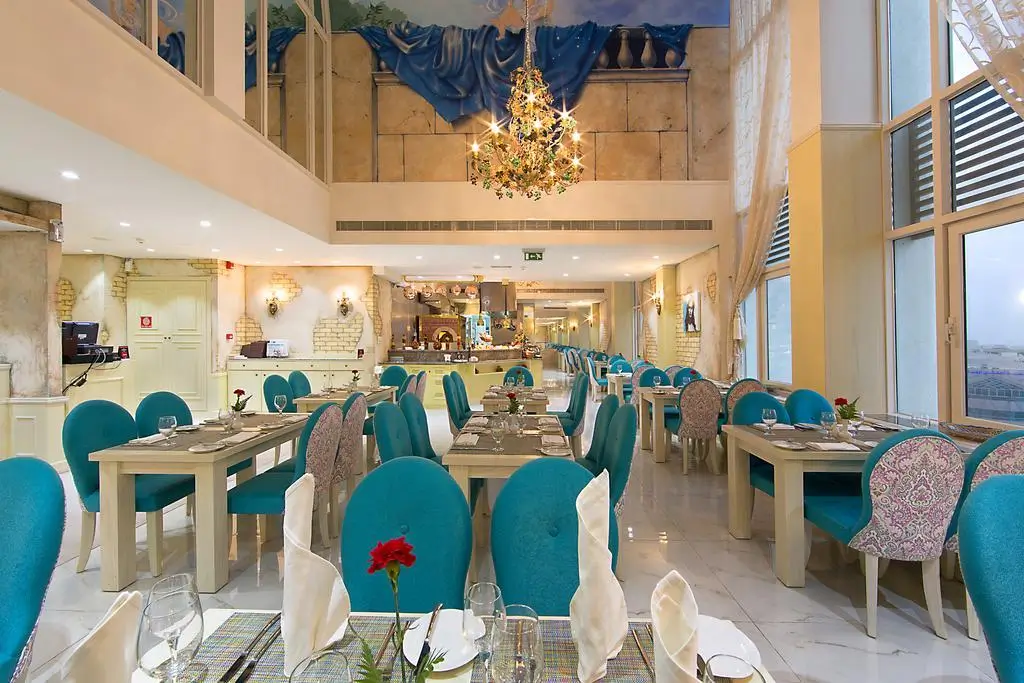 Dining Experience at Al Khaleej Palace Deira Hotel